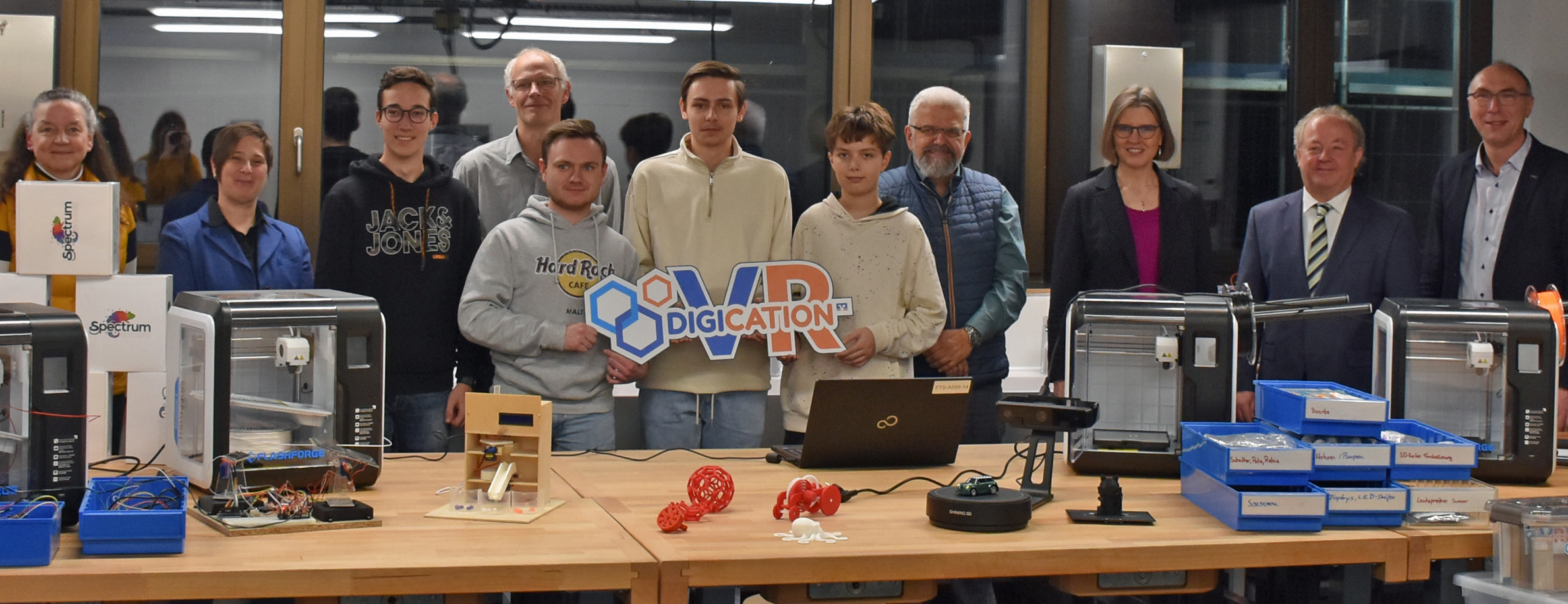 Gruppenbild Übergabe