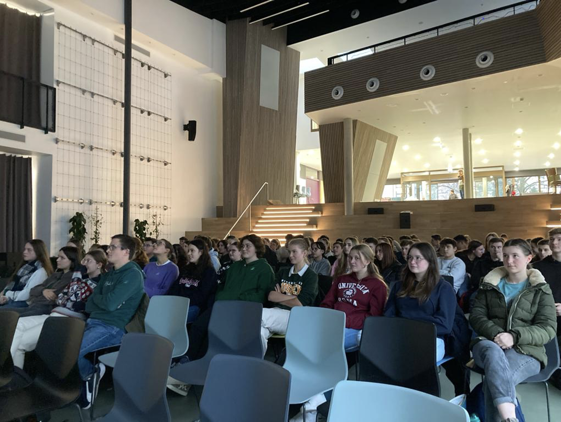 23 12 03 holocaust goodman thau 2