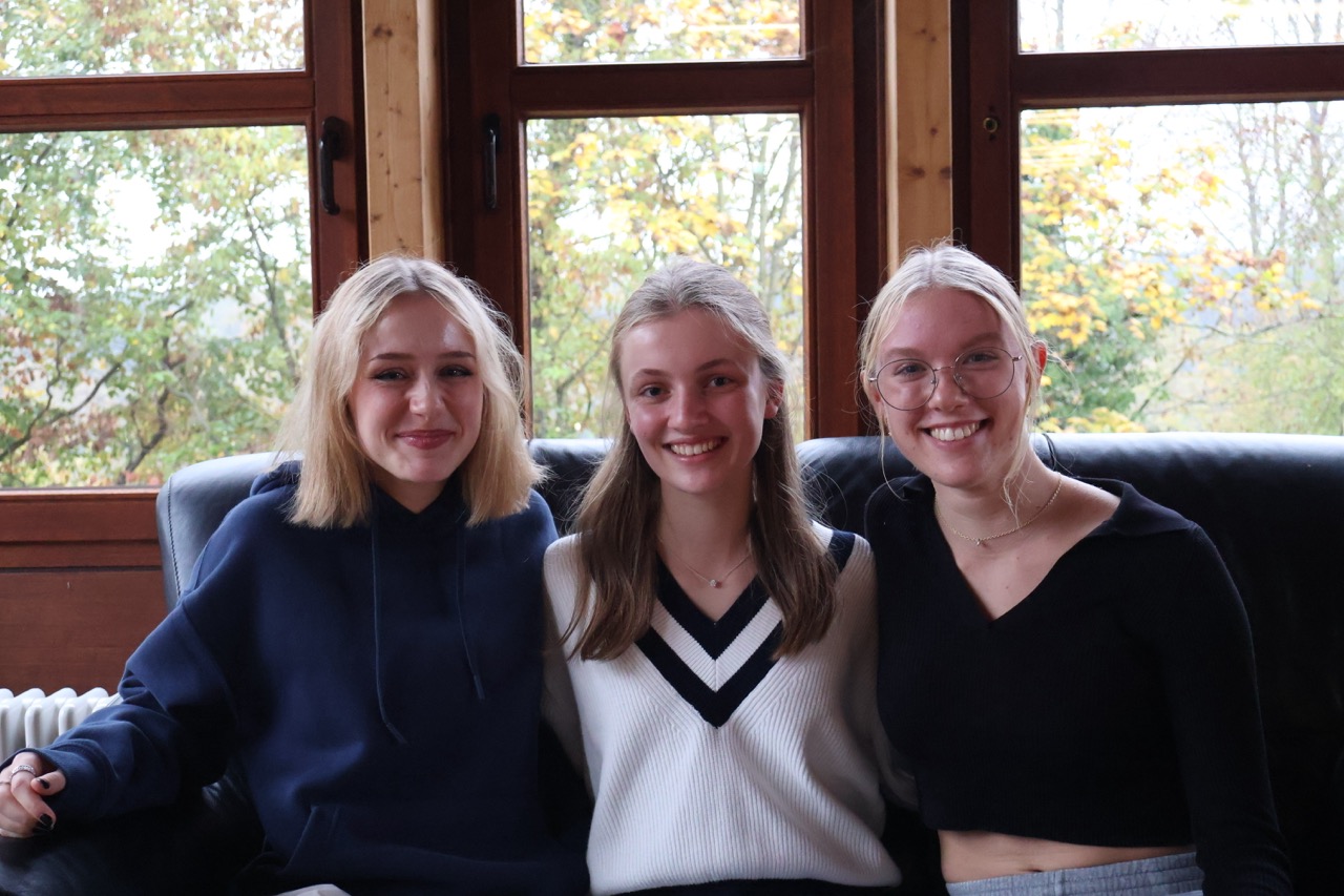 Groß AK Kultur Xenia Constanze Linker11c Jule Ockenfels13 Silvia Duschek13