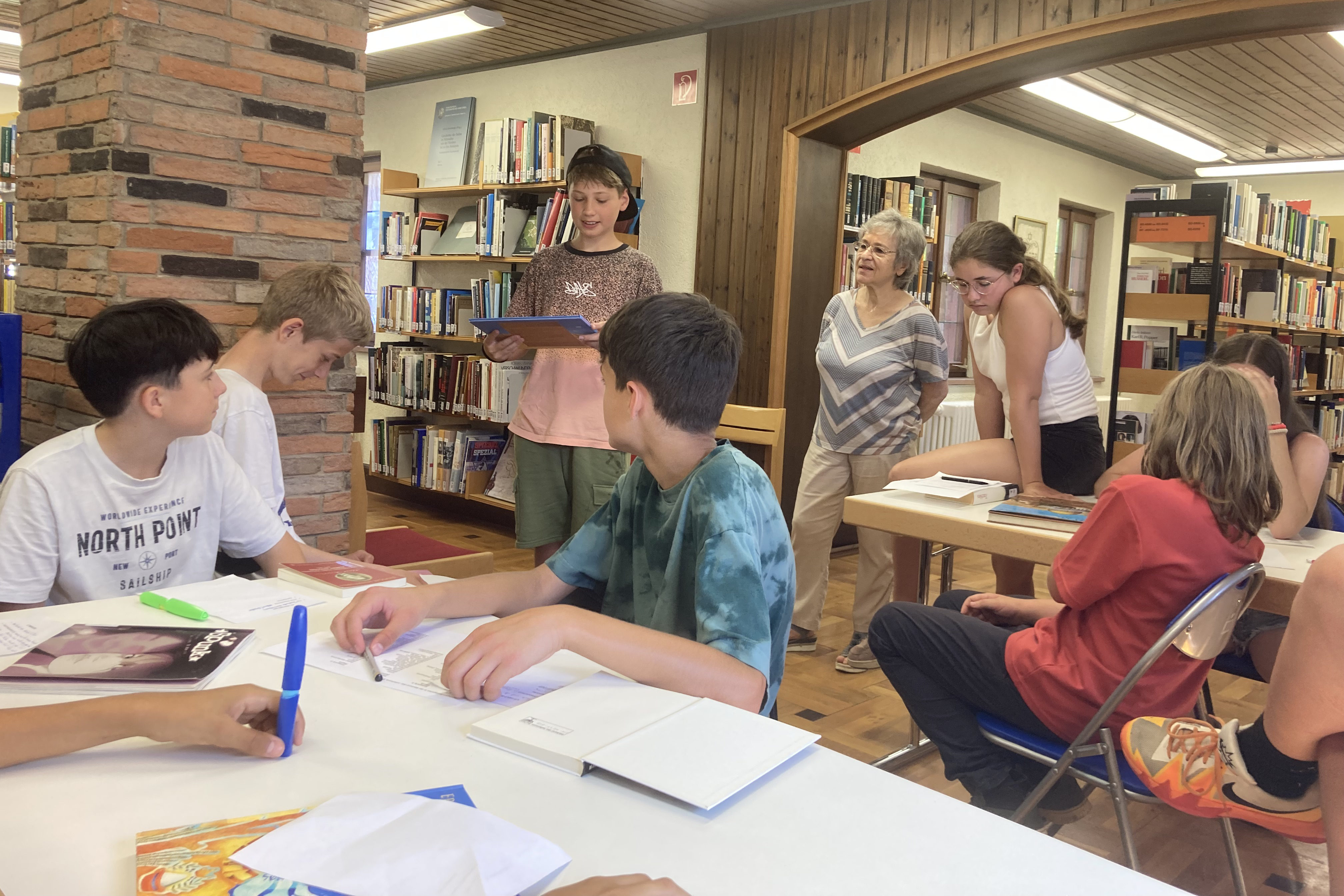 Bücherschätze und Zeugnisse bedrückender Vergangenheit