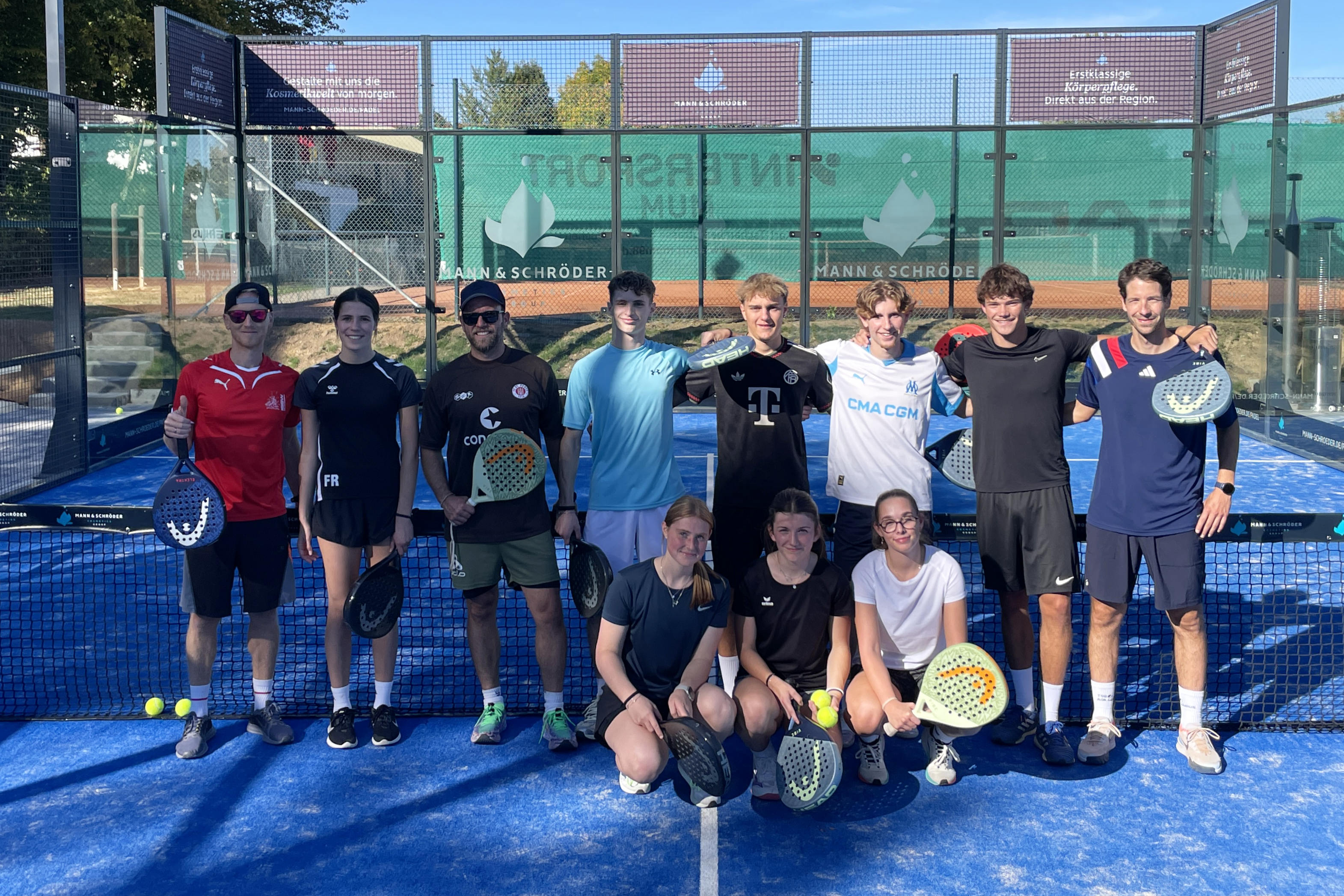 Sport-LK 13 erlebt Trendsportart Padel