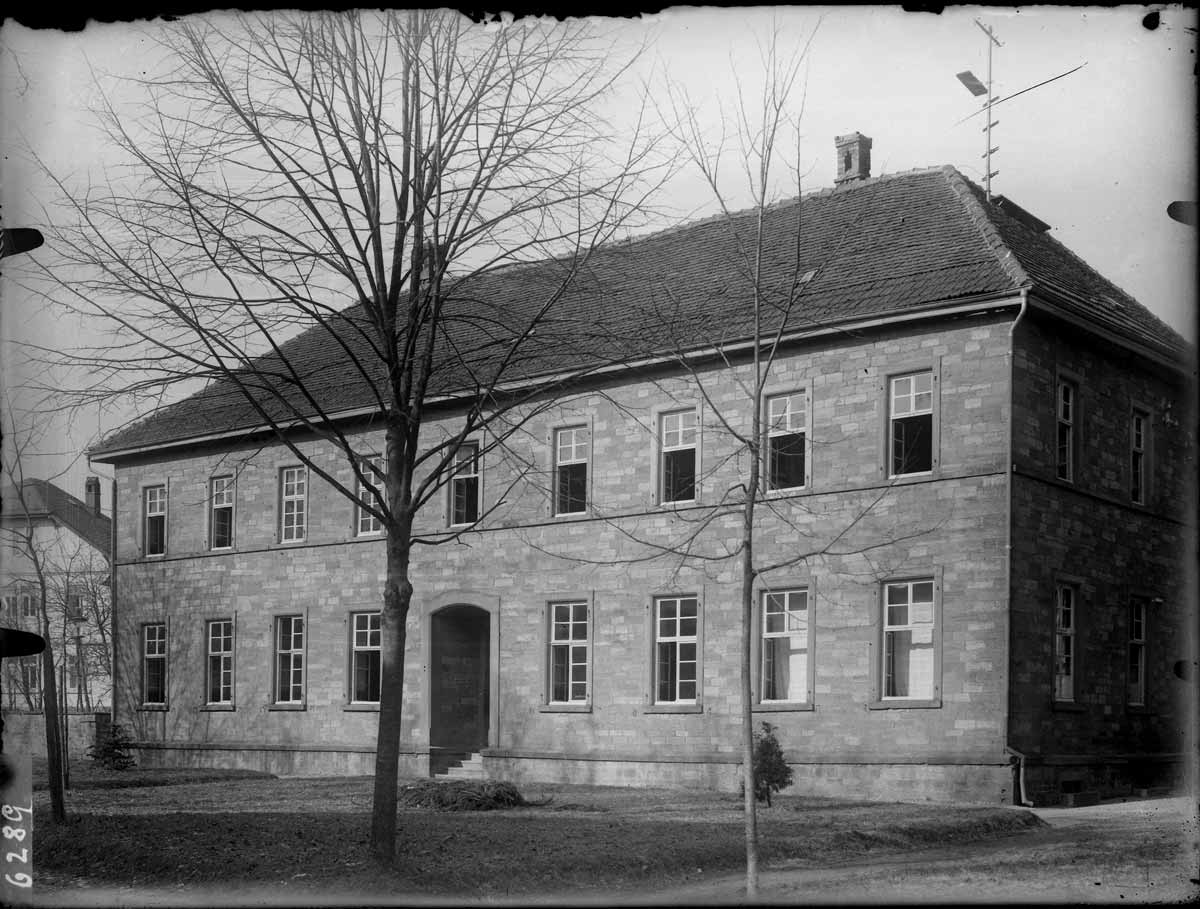 Am 10. November 1845 eröffnete in Buchen die "Höhere Bürgerschule". 